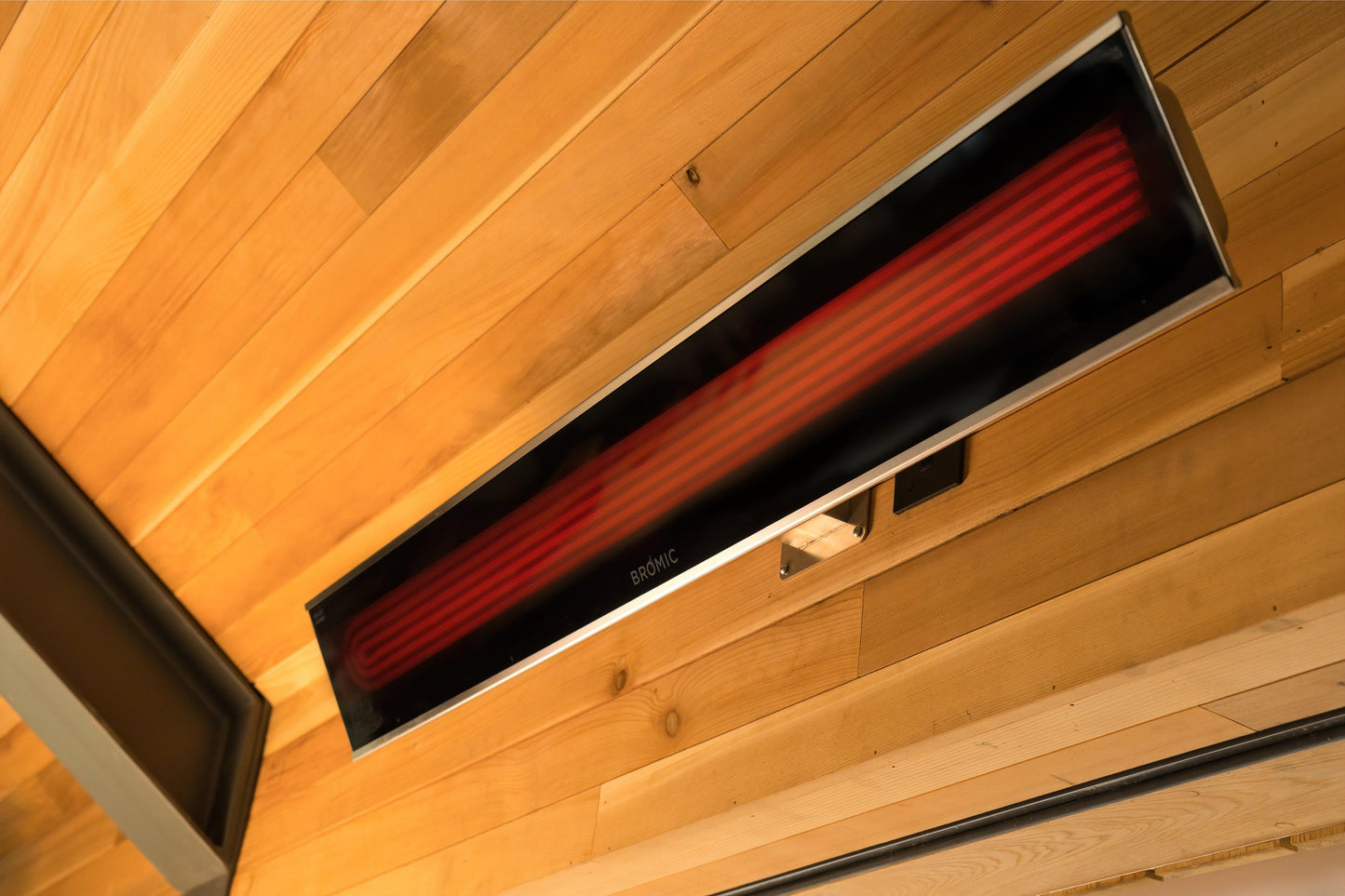 Bromic Heating Platinum Smart-Heat 53" 4500 Watt 208V Black Electric Patio Heater