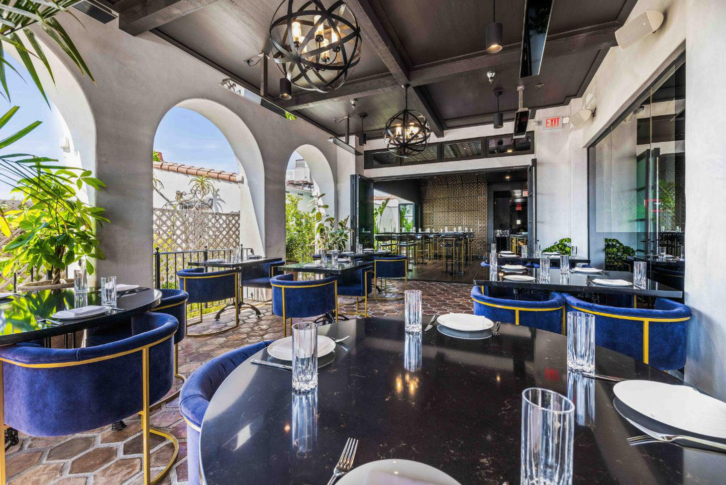 Bromic Heating Platinum Smart-Heat 33" 2300 Watt 208V Black Electric Patio Heater