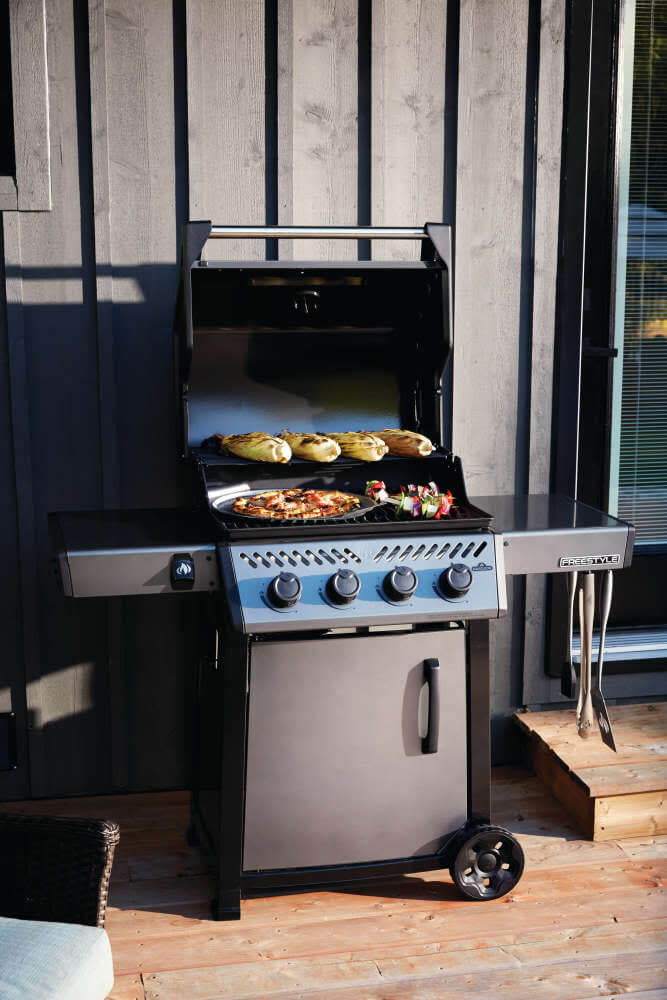 Napoleon Freestyle 425 Gas Grill