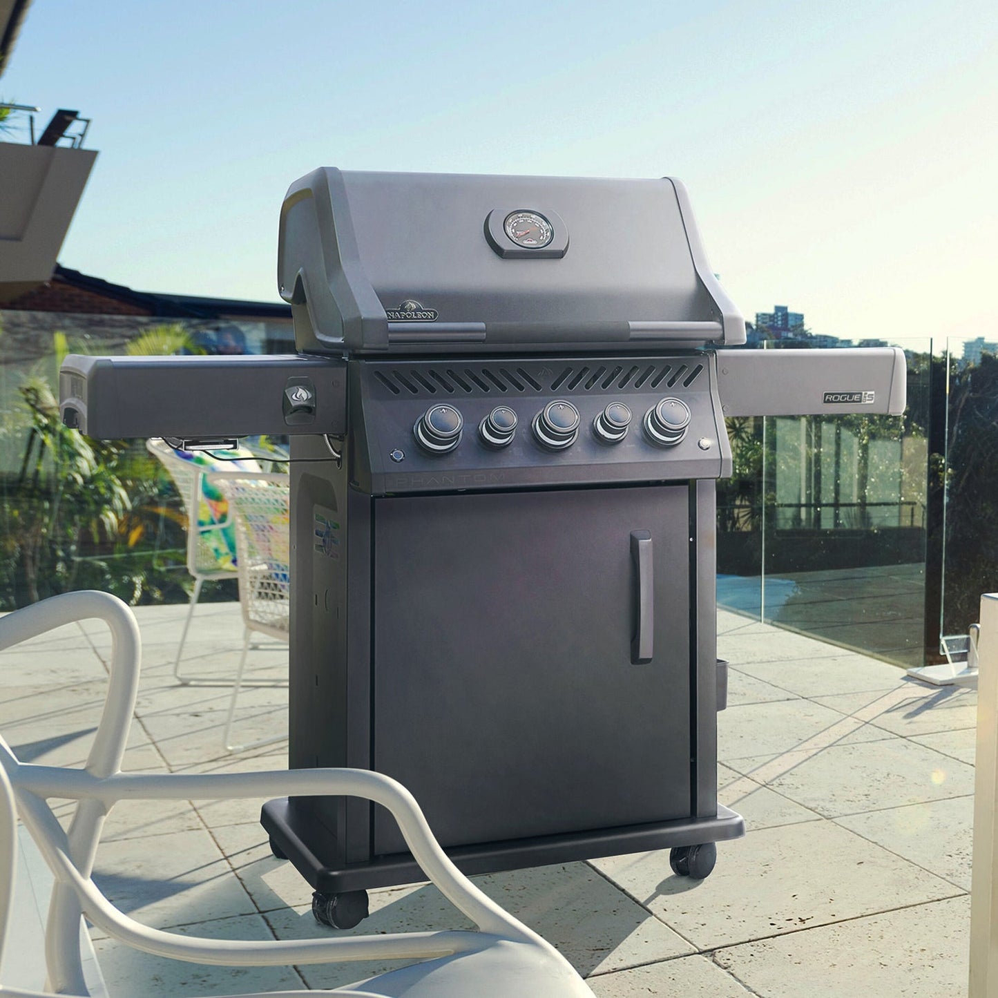 Napoleon Rogue PRO-S 425 RSIB Phantom w/ Infrared Side & Rear Burner (Matte Black) 5-Burner