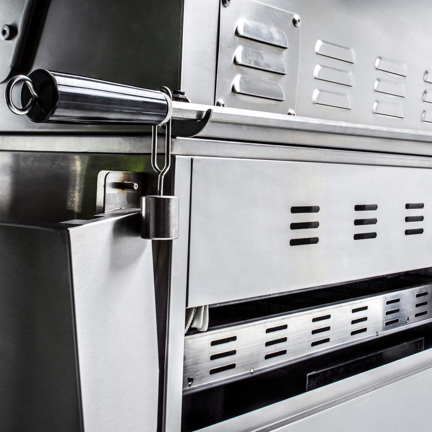 Blaze Professional LUX 44" 4-Burner Built-In Liquid Propane Grill With Rear Infrared Burner (BLZ-4PRO-LP)