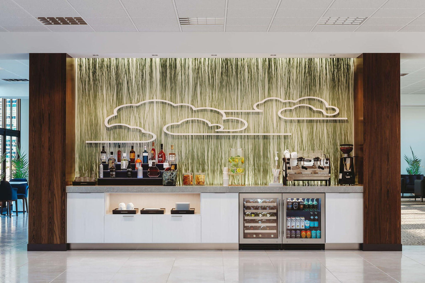 True Residential TUBADA24RGAO 24 Inch Overlay Glass Door Right Hinge Ada Height Undercounter Beverage Center