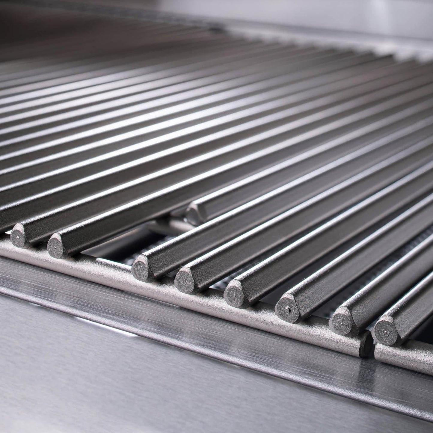 Blaze 6 ft BBQ Island with Premium 32" LTE Liquid Propane Gas Grill in Stainless Steel (BLZ-SS-ISLAND-4LTE2-LP)