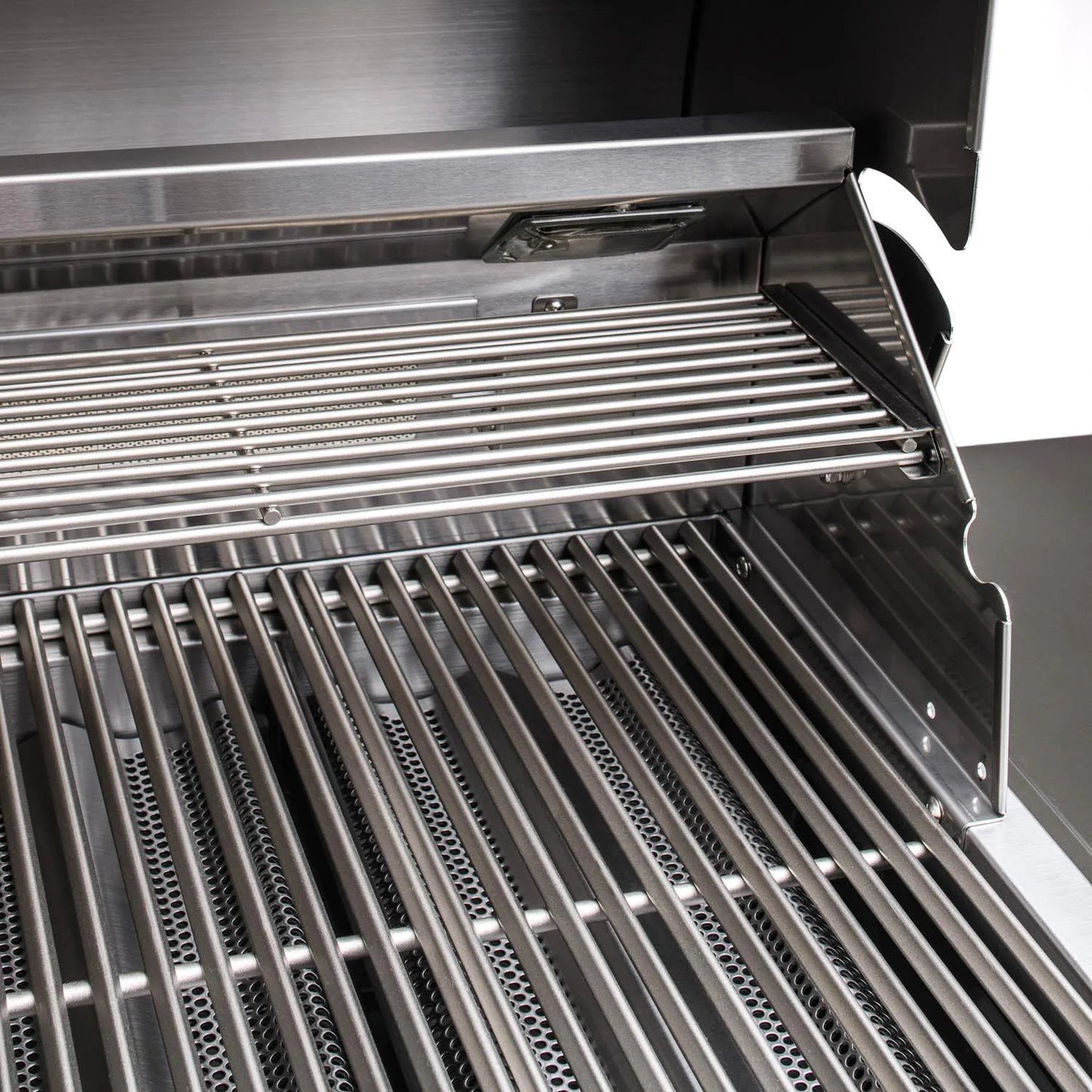 Blaze 6 ft BBQ Island with Premium 32" LTE Liquid Propane Gas Grill in Stainless Steel (BLZ-SS-ISLAND-4LTE2-LP)