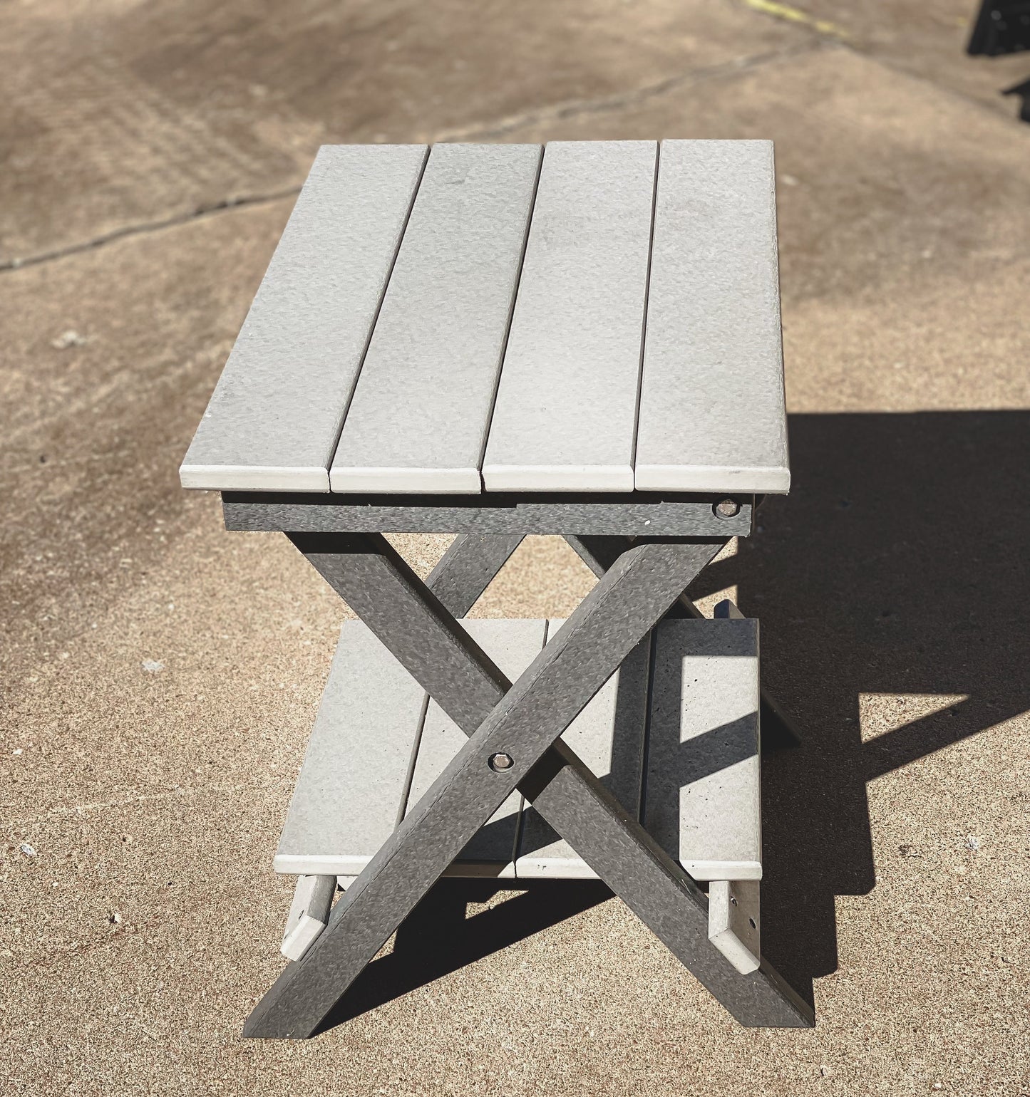 Deluxe Folding End Table W/Shelf