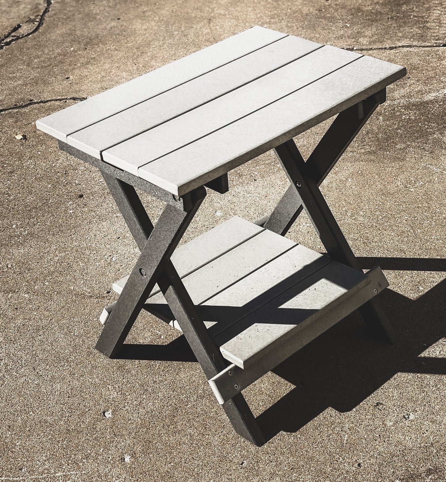 Deluxe Folding End Table W/Shelf