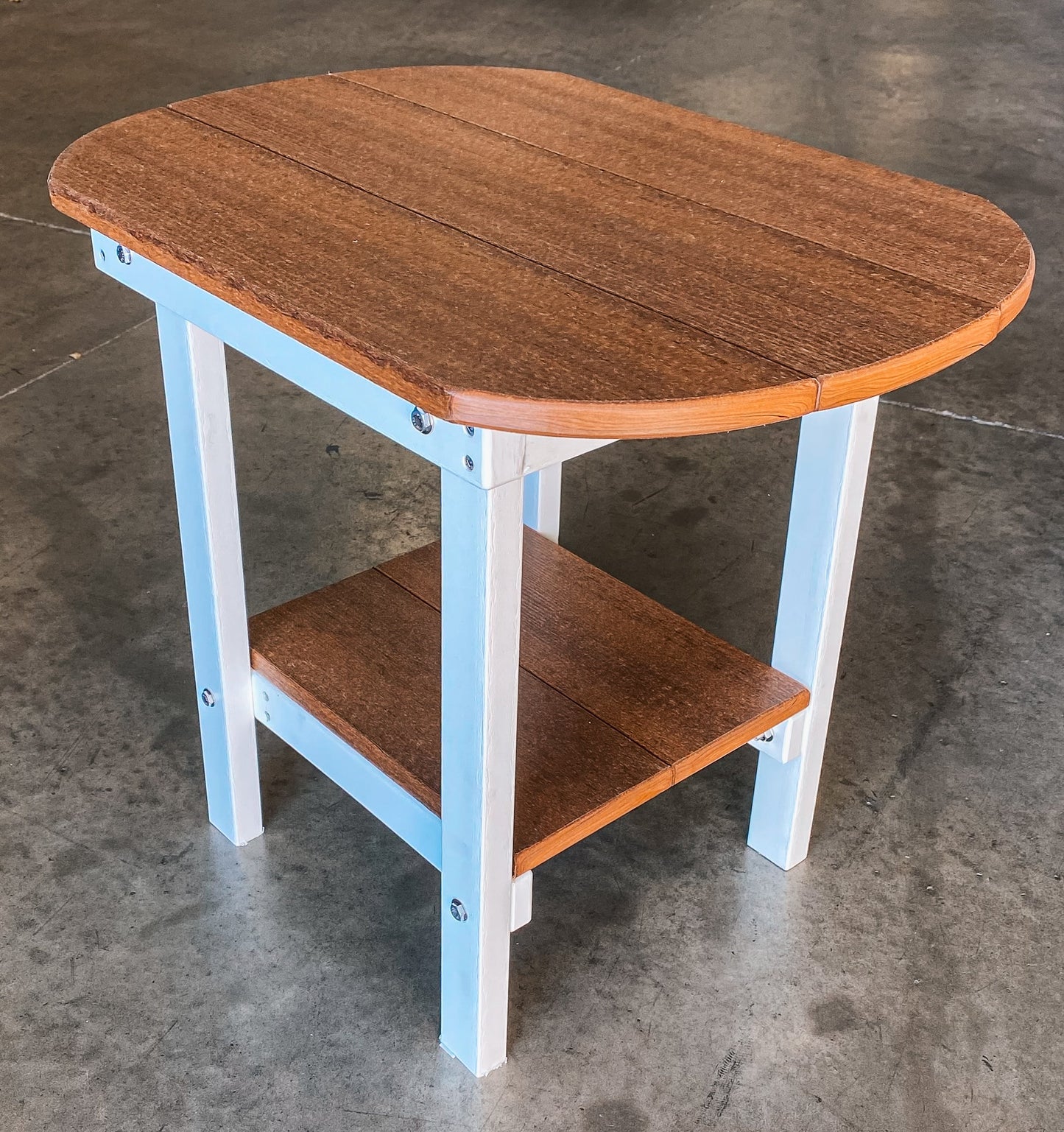 Oval End Table W/Shelf