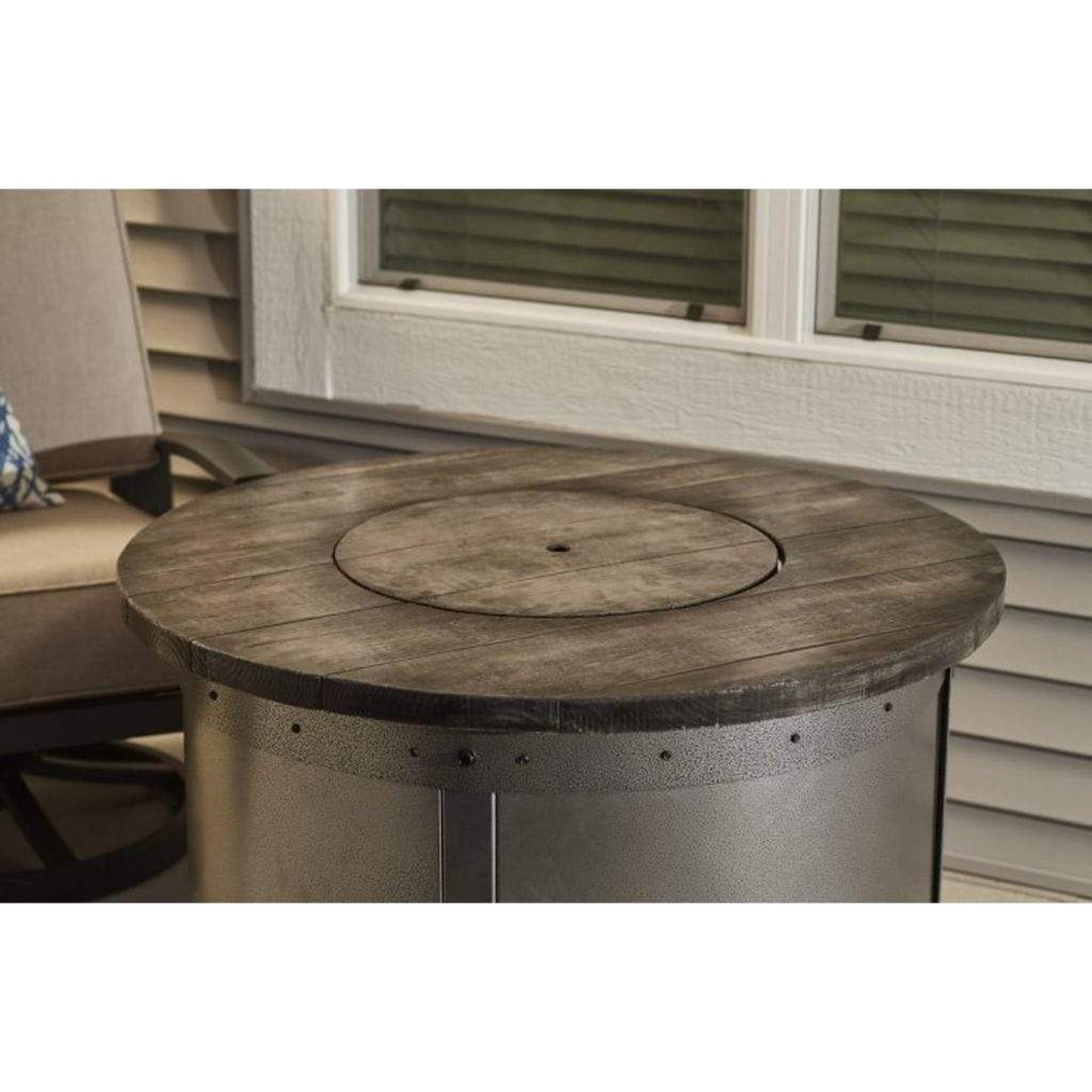 The Outdoor GreatRoom Company Edison 39" Round Gas Fire Pit Table
