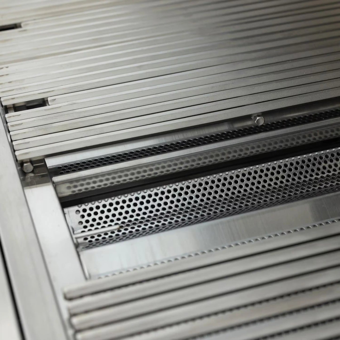 Blaze LTE PRO 40" 5 Burner Built-in Natural Gas Grill with Digital Temperature Screen & Rear Infrared Burner (BLZ-5LTEPRO-NG)