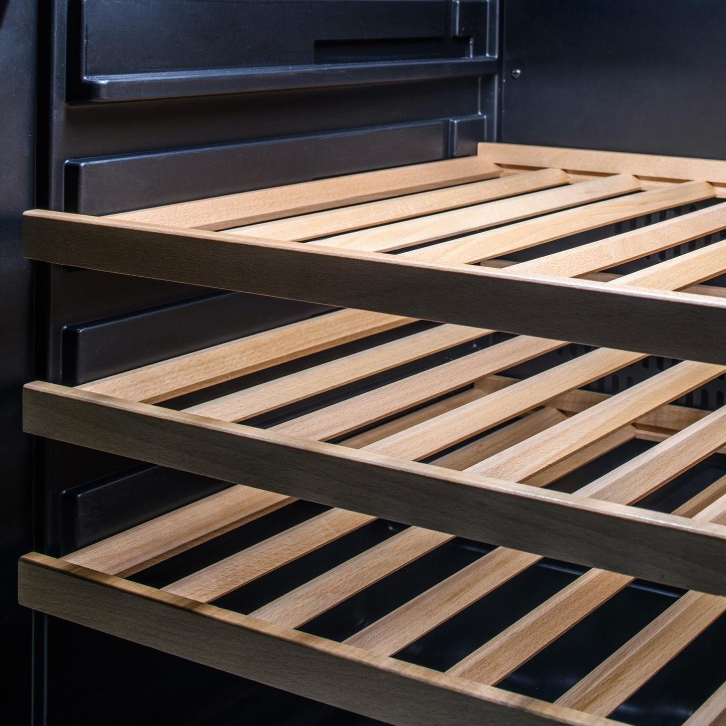 Blaze Grill Package - Premium LTE 32" 4-Burner Built-In Natural Gas Grill, Side Burner and Beverage Center