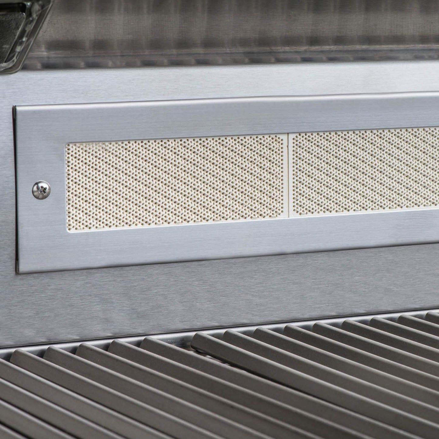 Blaze Grill Package - Premium LTE Marine Grade 32" 4-Burner Built-In Liquid Propane Grill, Side Burner and Beverage Center